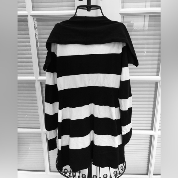 🖤 White House/Black Market Black and White Striped Shawl Collar Cardigan. - Picture 2 of 5